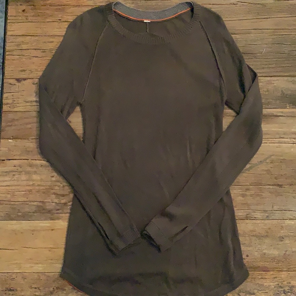 Army green Lululemon light knit pullover